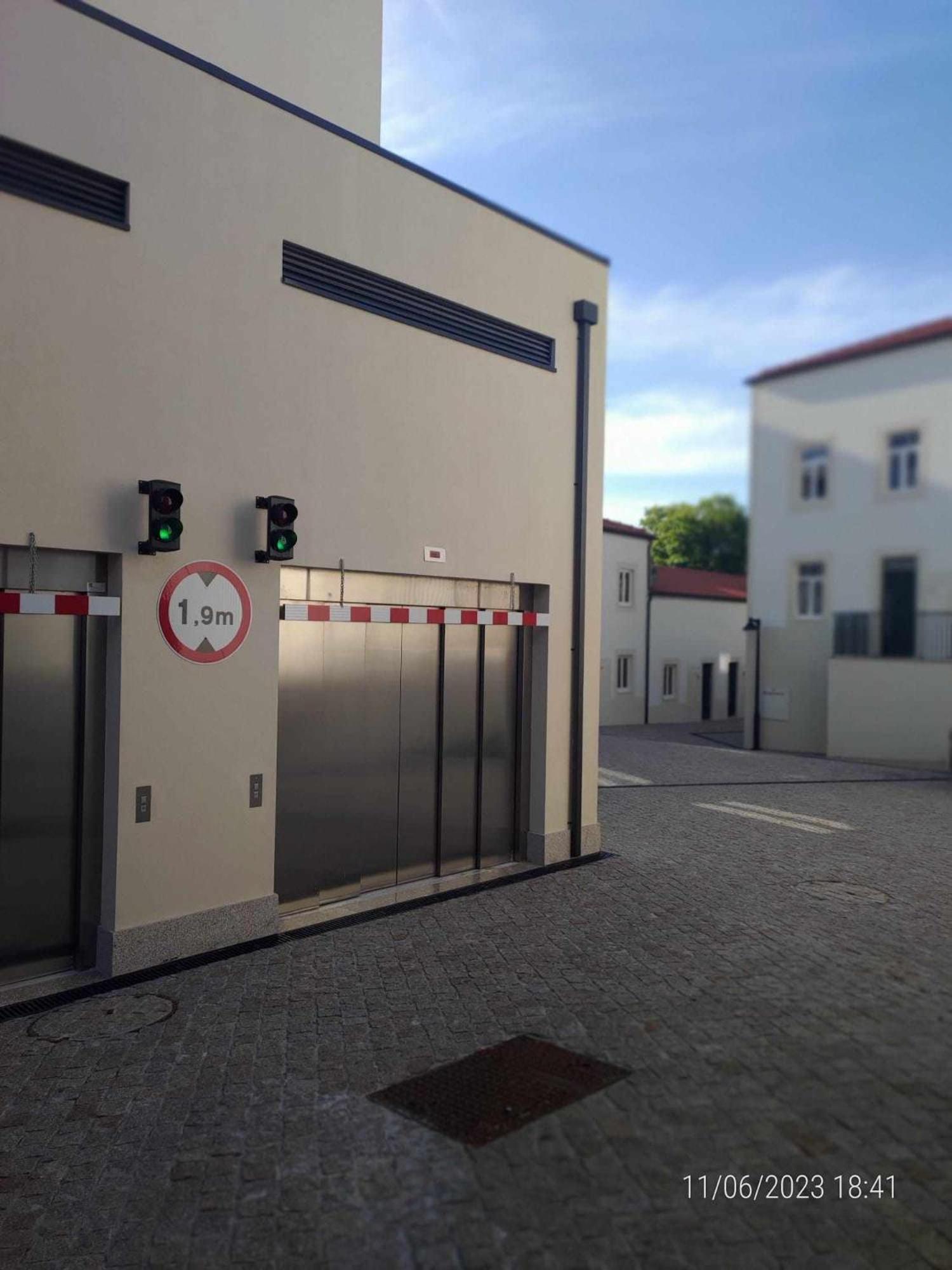 Porto Ac Olive Apartments 24 1 Km Ribeira Garagem Exterior photo
